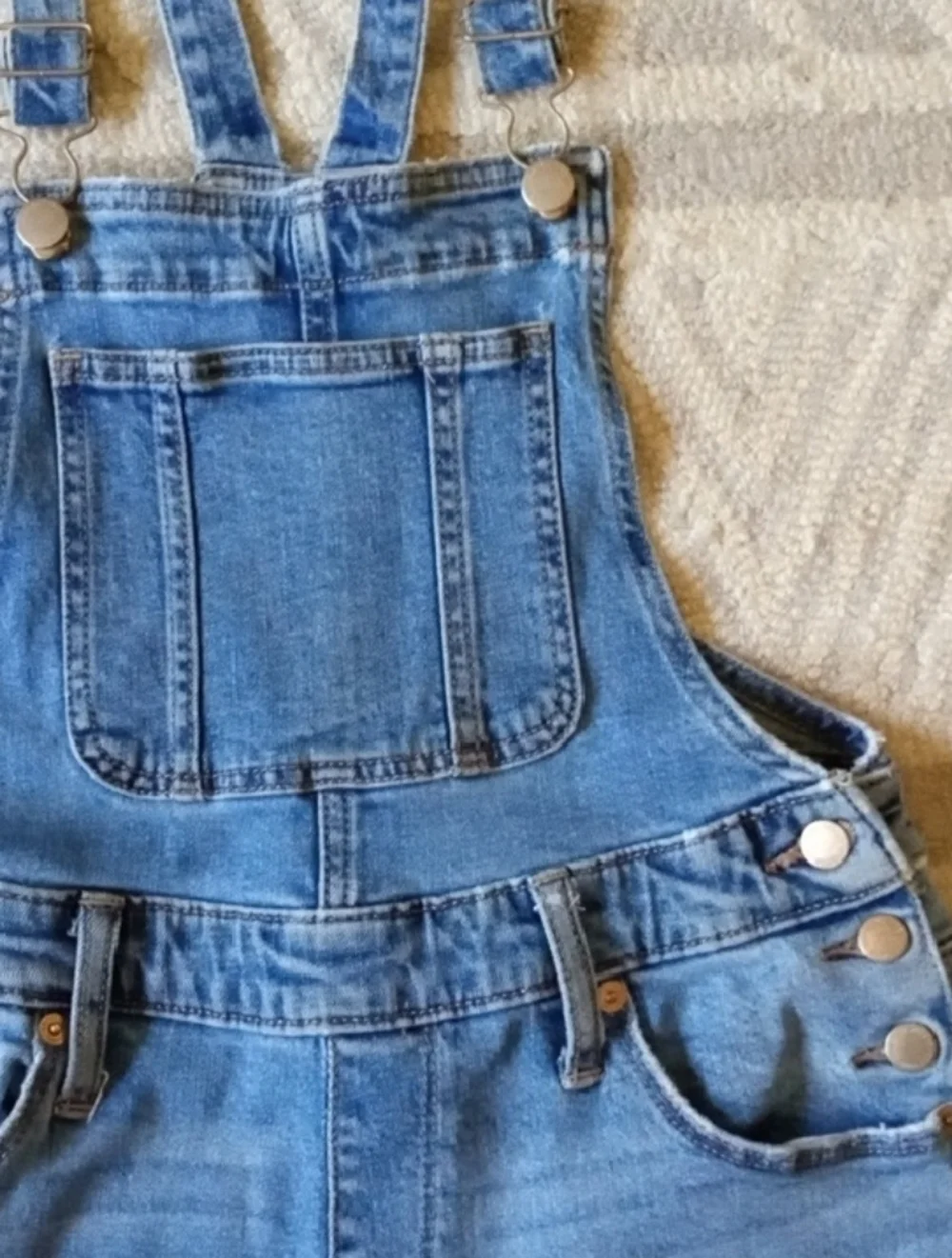 Universal Thread Classic Light Wash Denim Overalls Size 2 / 26R - Picture 2 of 5